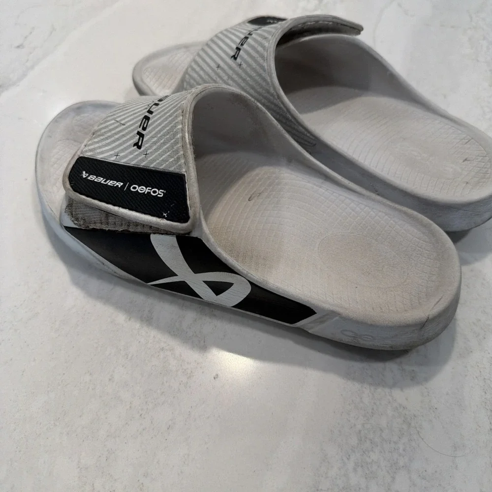 Bauer Oofos Sport Flex Slide Sandals M10 / W12 Used, Worn
